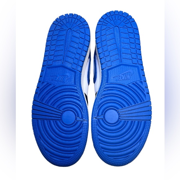 Nike Air Jordan 1 Low Alternate Royal Blue Toe Womens 7 GS 5.5 NEW! - Picture 6 of 7